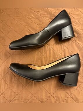 Naturalizer Black Full-Grain Leather Block Heel Pumps Sz 9 | Round Toe Comfort